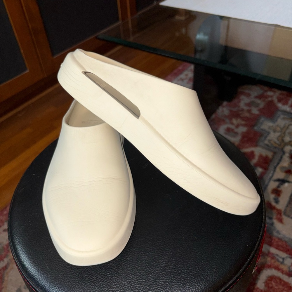 Fear of God WOMEN Cream Mules size XL , slip on waterproof mules, light weight
